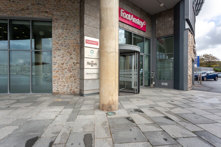 North East Quay, Plymouth to rent - Interior Photo - Image 1 of 10