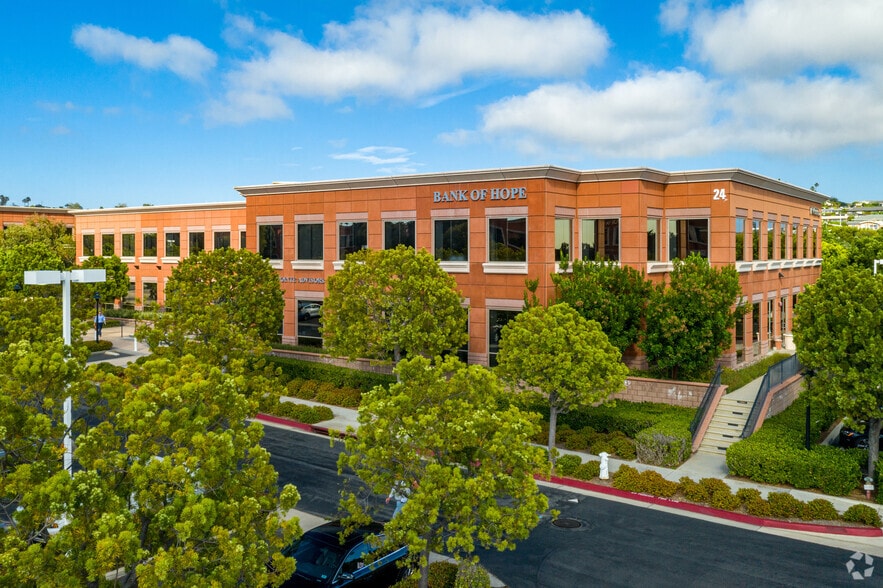 24 Corporate Plaza Dr, Newport Beach, CA for rent - Building Photo - Image 3 of 6