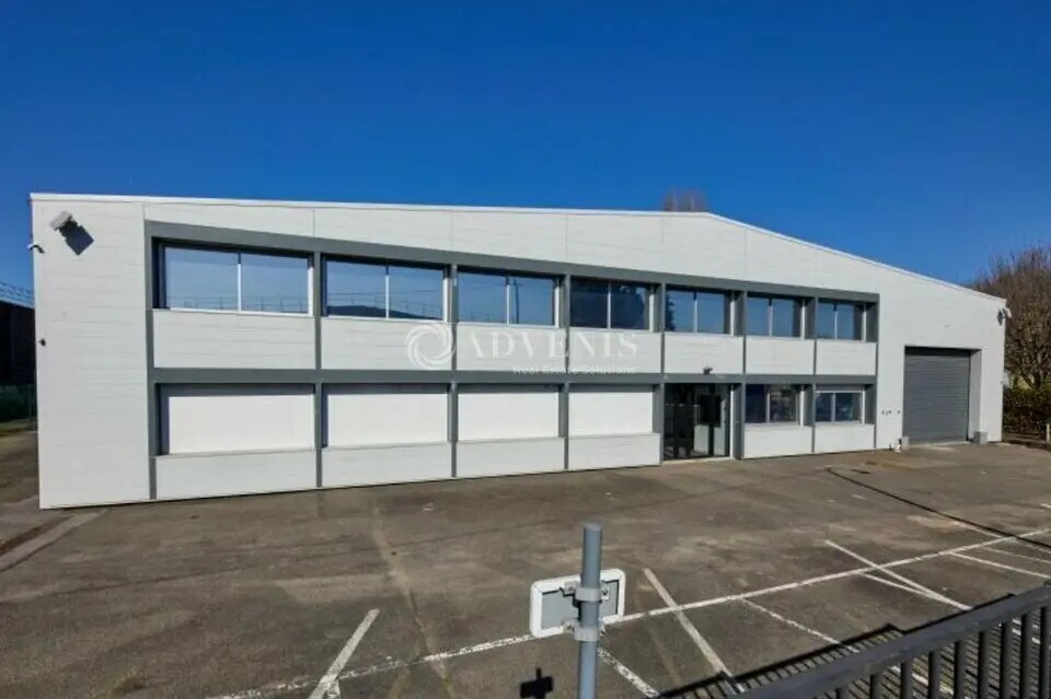 Vente Local d'activités 2 348 m² - Photo 1