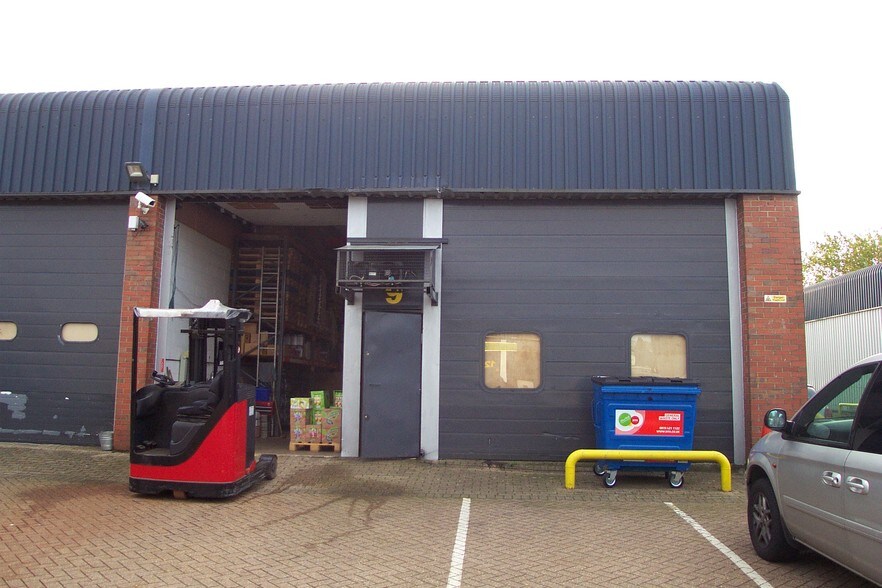 Elmgrove Rd, Harrow for sale - Building Photo - Image 1 of 1