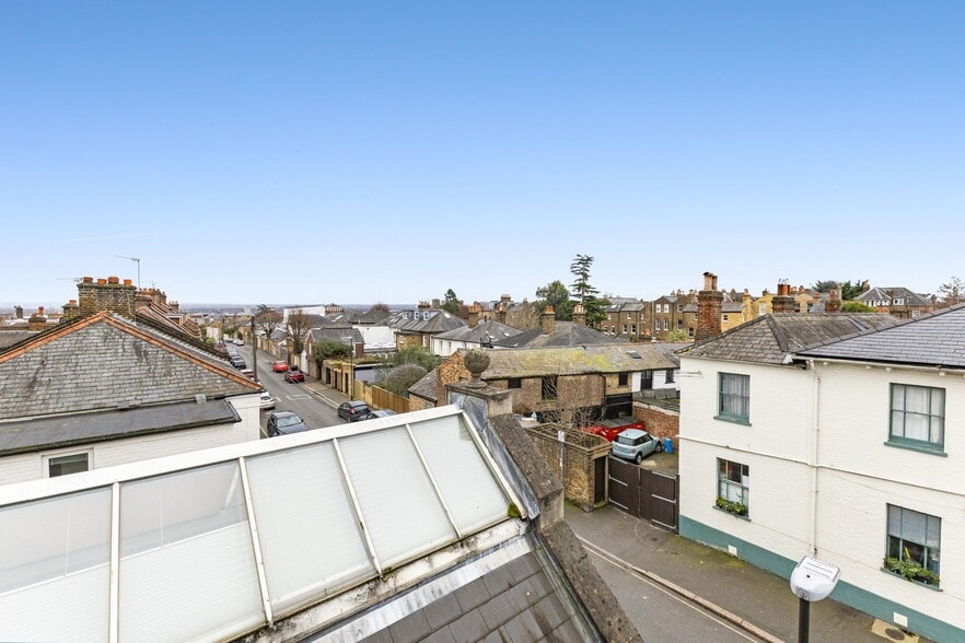 87 Ridgway, London to rent - Building Photo - Image 2 of 3