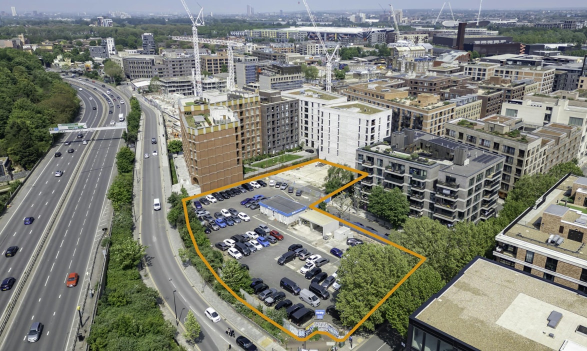 Wyke Rd, London to rent Primary Photo- Image 1 of 4