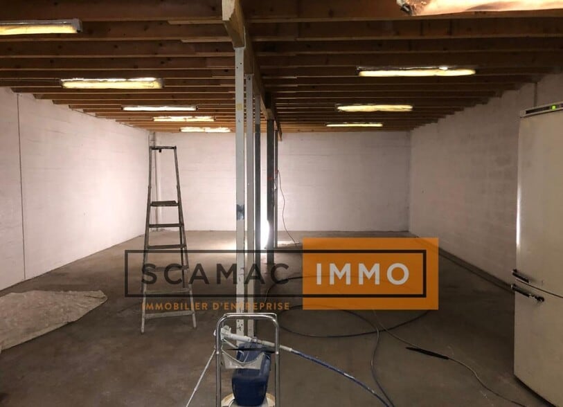 Industrial in Stains to rent - Interior Photo - Image 2 of 21