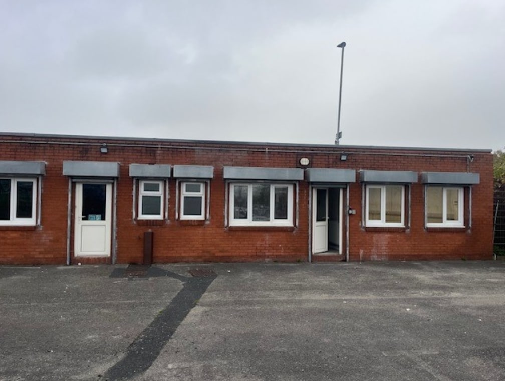 Parker St, Warrington to rent Building Photo- Image 1 of 3