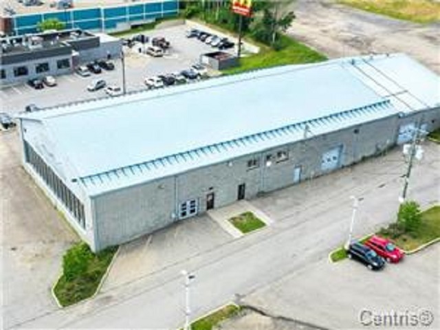 700 Rue Principale, Ste-Agathe-des-Monts, QC for sale - Building Photo - Image 2 of 8