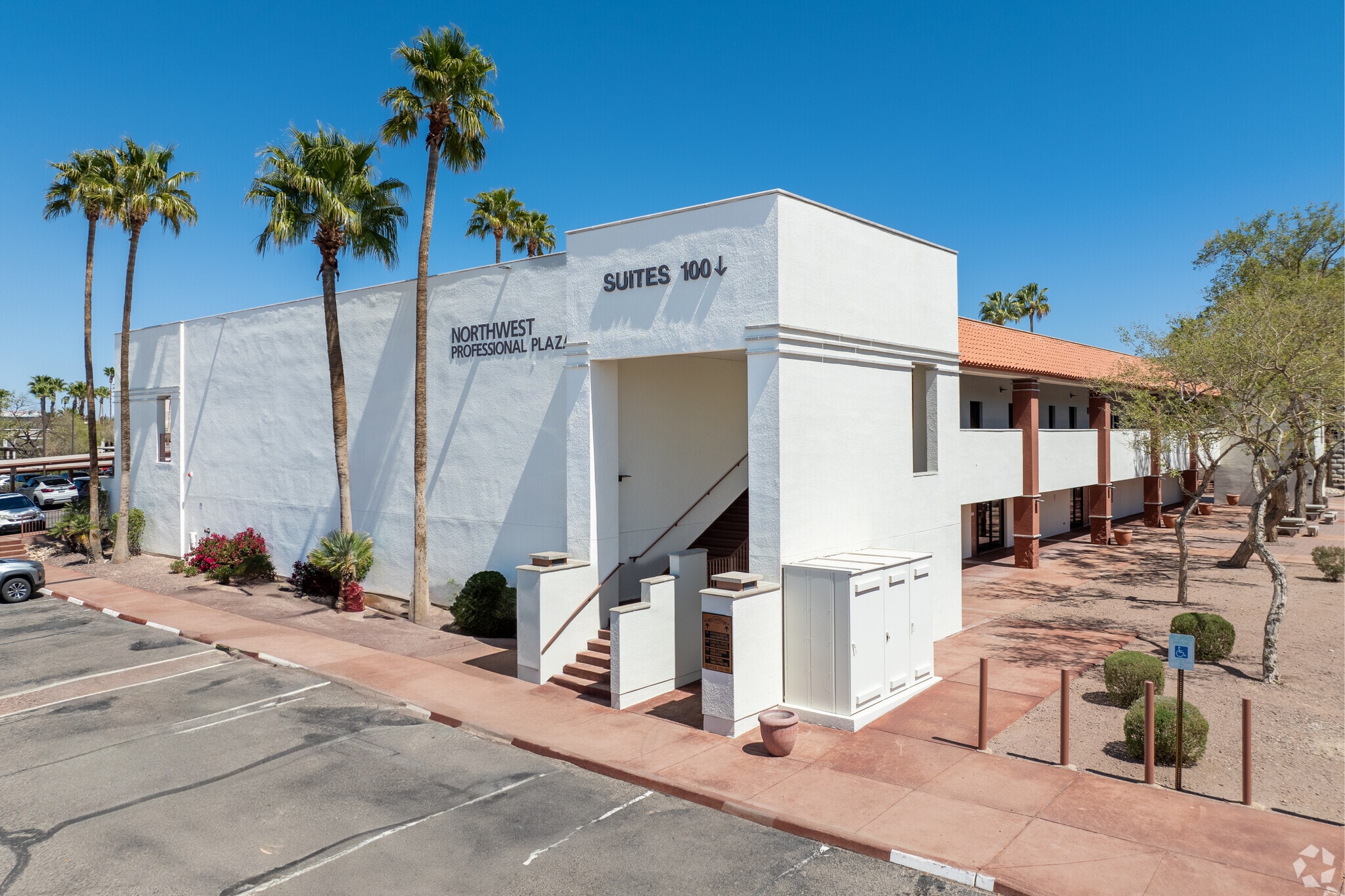 2055 W Hospital Dr, Tucson, AZ to rent Building Photo- Image 1 of 14