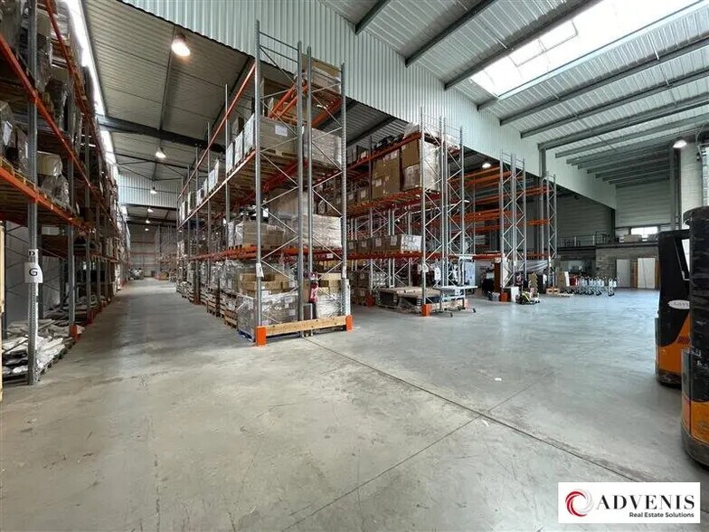 Light Industrial in Blanquefort to rent - Interior Photo - Image 3 of 7