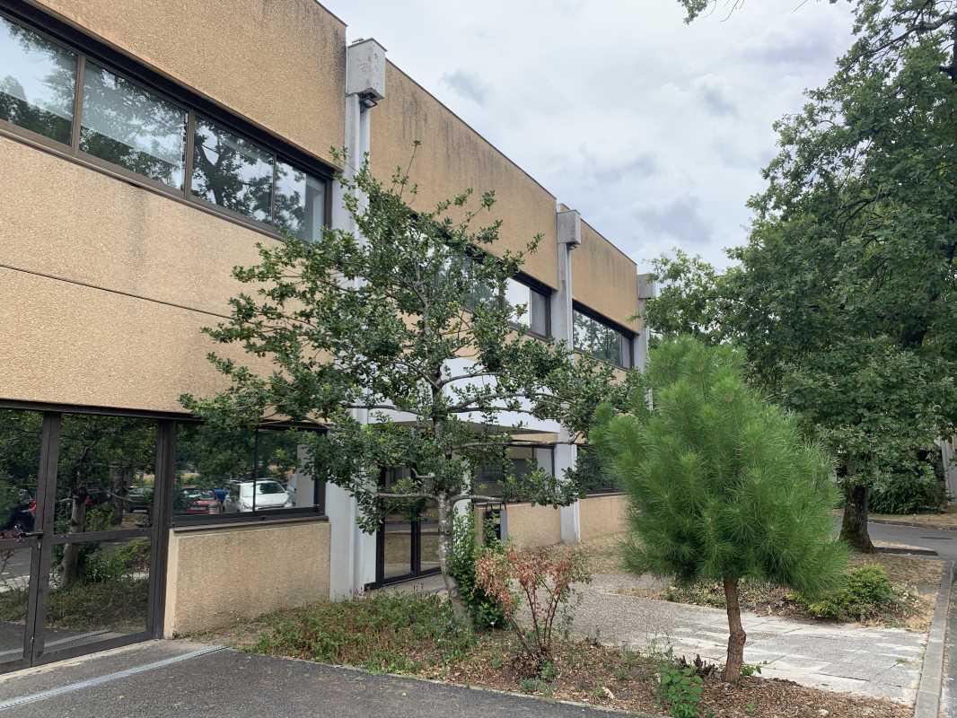 Office in Mérignac to rent Building Photo- Image 1 of 6