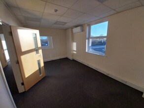 10 Pioneer Way, Lincoln to rent Interior Photo- Image 2 of 4