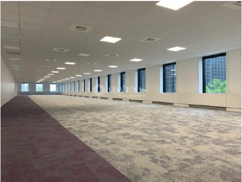 1 Place Jean Millier, Courbevoie to rent - Building Photo - Image 2 of 5