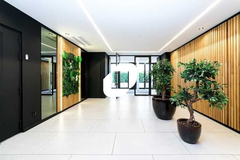 Office in Courbevoie to rent - Lobby - Image 2 of 18