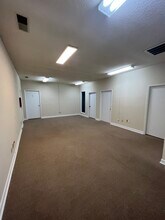 3935 Sunset Blvd, West Columbia, SC for rent Interior Photo- Image 1 of 16