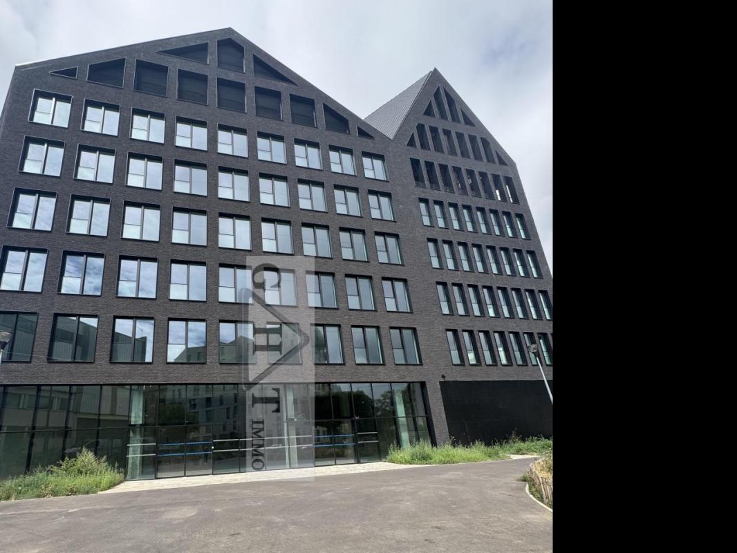 Retail in Ivry-sur-Seine to rent Building Photo- Image 1 of 4