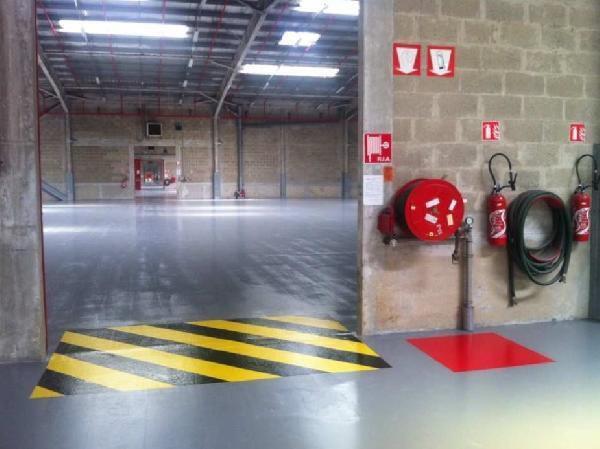 Industrial in Compans to rent Primary Photo- Image 1 of 5