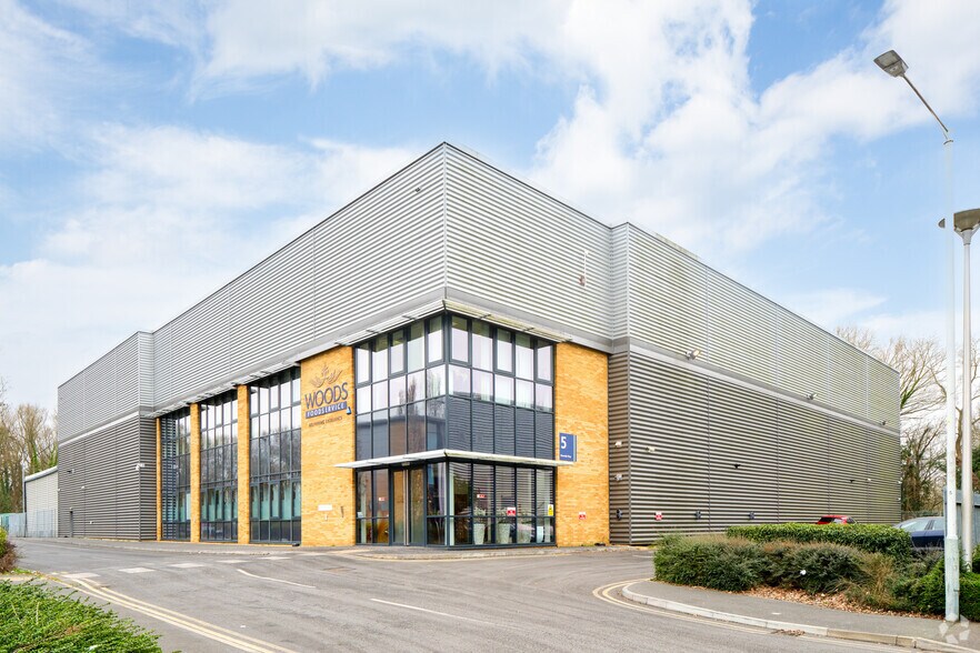 5 Riverside Way, Uxbridge, UB8 2YF Industrial for Lease UK