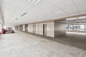 9-15 Rue Rouget De Lisle, Issy-les-Moulineaux to rent Interior Photo- Image 1 of 14