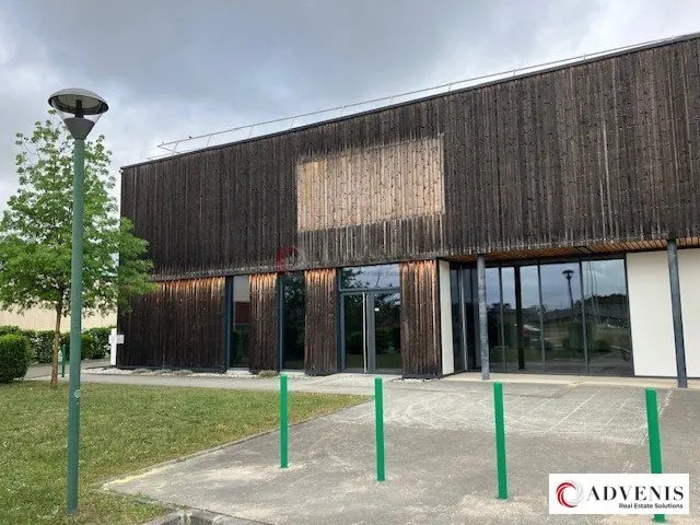 Location Commerce 330 m²