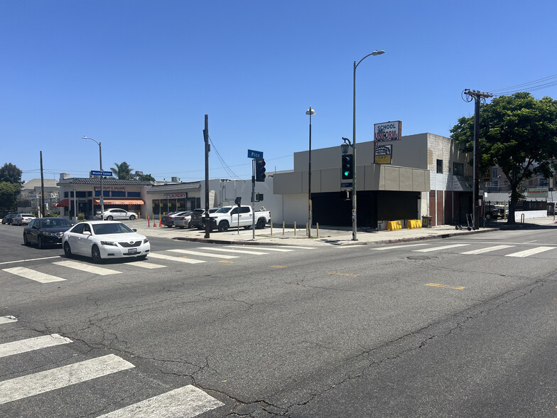 2599 W Pico Blvd, Los Angeles, CA for rent - Building Photo - Image 2 of 5