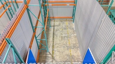 5806 N 53rd St, Tampa, FL to rent Interior Photo- Image 2 of 4