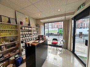160B Finchley Rd, London to rent Interior Photo- Image 2 of 2