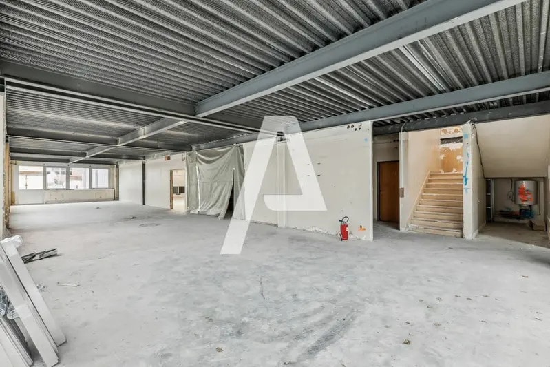 118 Rue Marcel Hartmann, Ivry-sur-Seine to rent - Interior Photo - Image 1 of 5