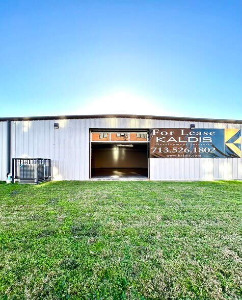 3420 Rusk St, Houston, TX for rent - Building Photo - Image 3 of 6