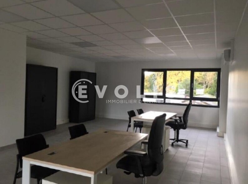 Office in Fleurieu-sur-Saône to rent - Interior Photo - Image 3 of 7