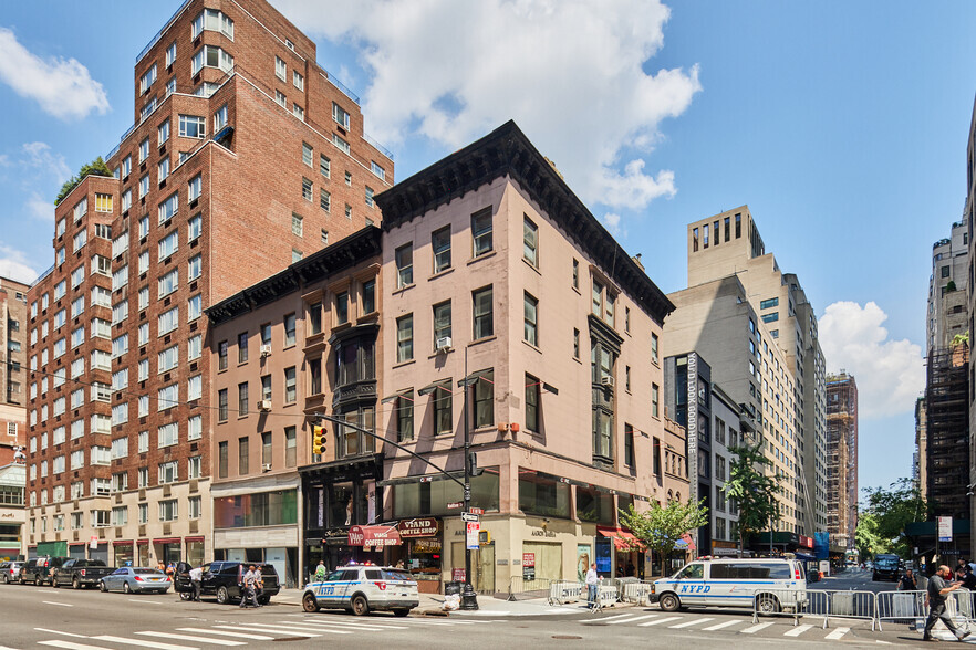 675 Madison Ave, New York, NY for rent - Building Photo - Image 1 of 7