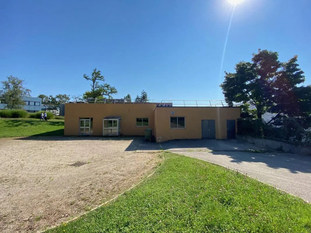 Light Industrial in Dardilly to rent Building Photo- Image 1 of 10