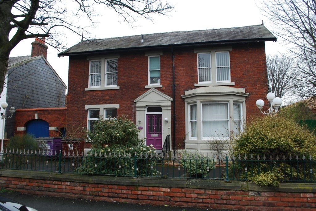 214 Whitegate Dr, Blackpool for sale Primary Photo- Image 1 of 1