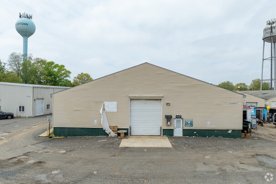 28-36 Harrison Ave, Englishtown, NJ for rent - Building Photo - Image 3 of 7