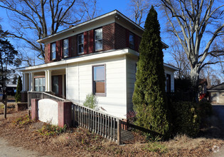 6306 W Market St, Greensboro, NC for sale Primary Photo- Image 1 of 1