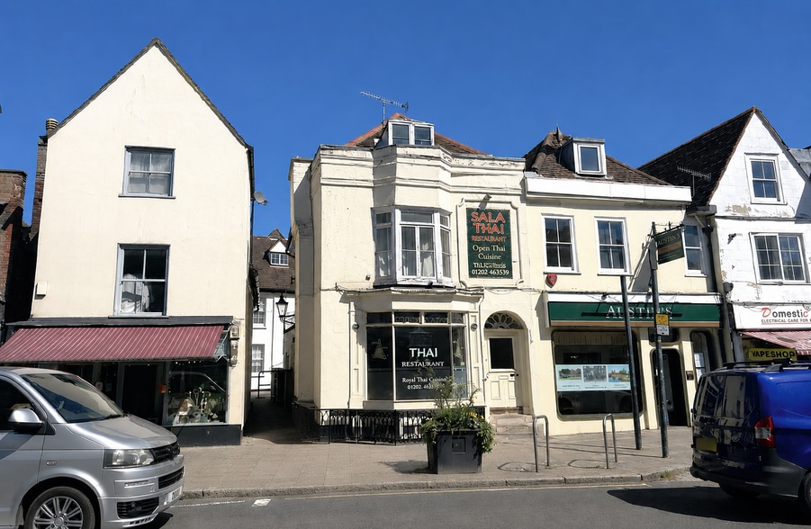 High Street, Ware to rent - Building Photo - Image 1 of 2