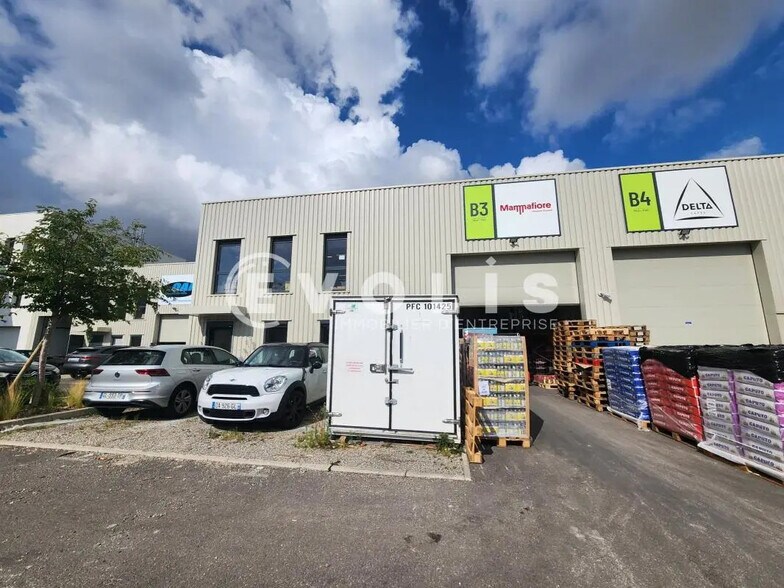 55 Rue Emile Zola, Décines-Charpieu to rent - Building Photo - Image 3 of 22