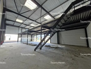 Light Industrial in Mérignac for sale Interior Photo- Image 2 of 3