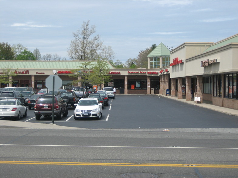 181-227 Forest Ave, Glen Cove, NY for rent - Building Photo - Image 3 of 14