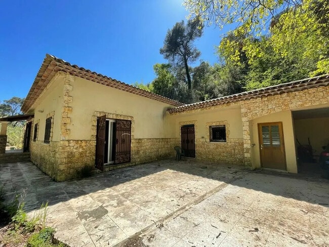 Location Entrepôt 346 m²