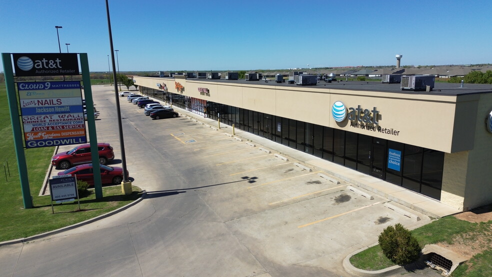 1701-1715 Investors Ave, El Reno, OK for rent - Building Photo - Image 1 of 3