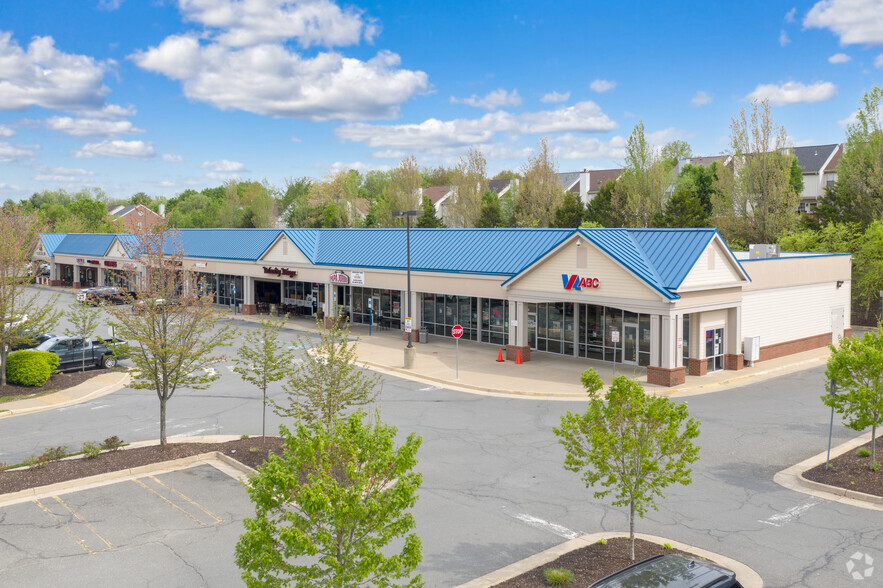 1020 E Main St, Purcellville, VA for rent - Building Photo - Image 1 of 3