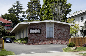 2507 Ashby Ave, Berkeley, CA for sale Primary Photo- Image 1 of 1