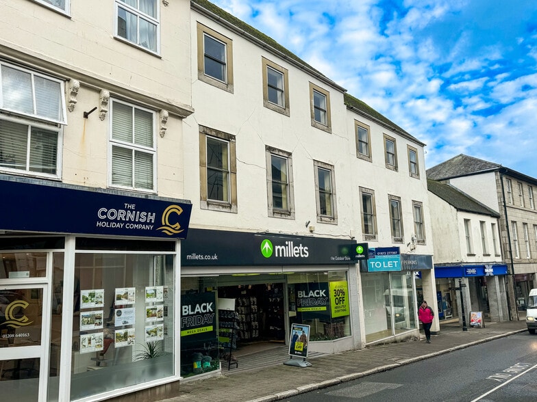 27-31 Fore St, Bodmin to rent - Building Photo - Image 2 of 4