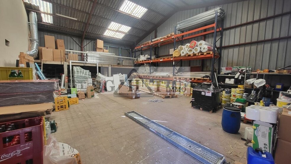 Retail in Coubron for sale - Building Photo - Image 1 of 6