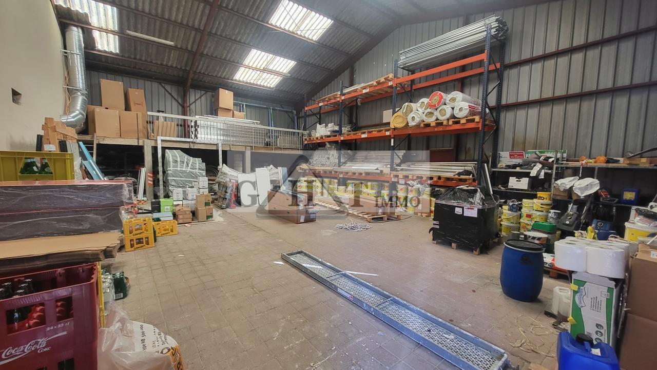 Retail in Coubron for sale Building Photo- Image 1 of 7