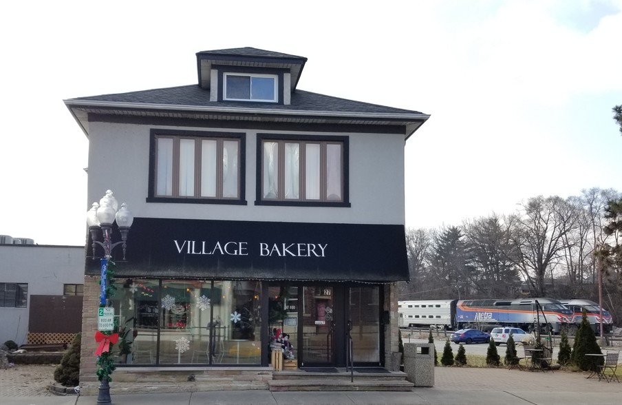 Village Bakery, Fox Lake, IL for sale - Building Photo - Image 2 of 8