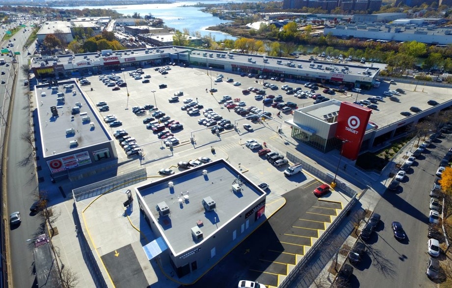 Hutchinson River Pky, Bronx, NY to rent - Other - Image 1 of 7