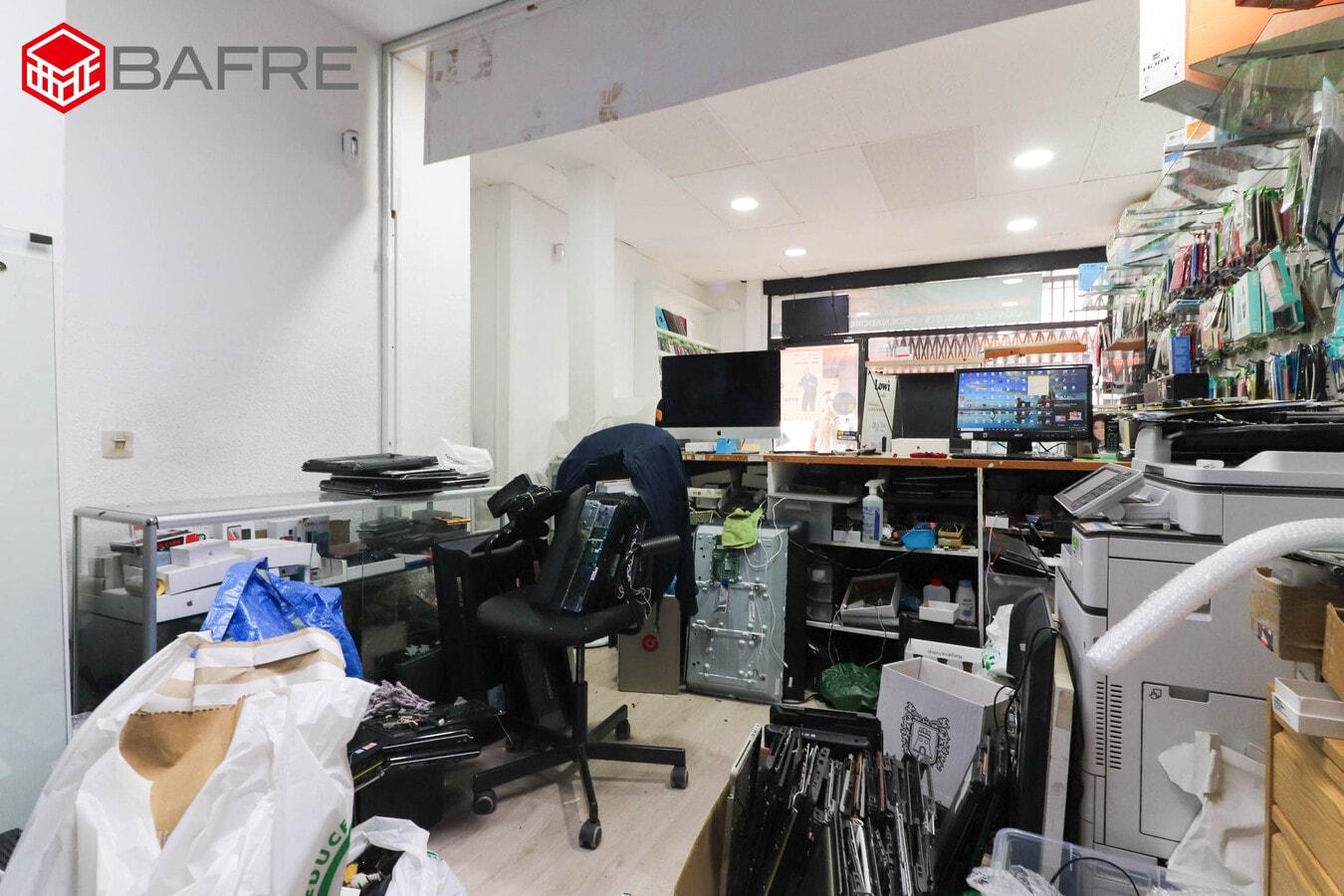 Madrid, MAD 28027 - Unit 1 -  - Interior Photo - Image 2 of 15