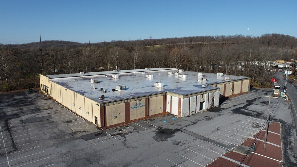 110 Commerce Way, Stockertown, PA for sale - Building Photo - Image 1 of 1