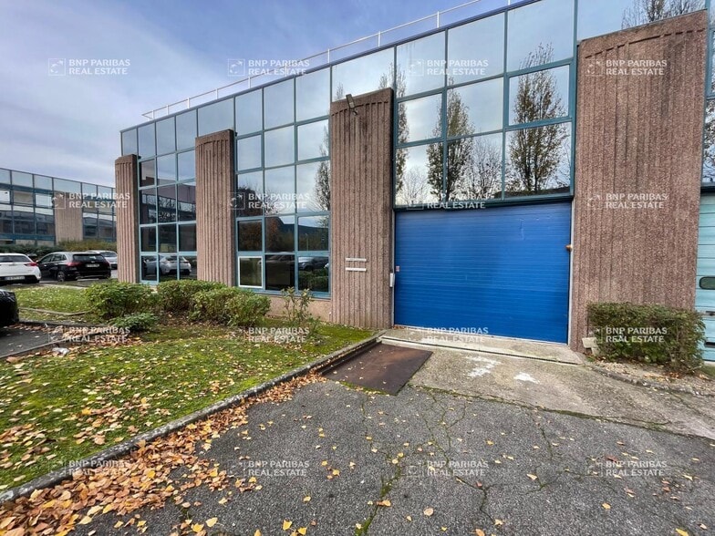 Light Industrial in Villiers-sur-Marne to rent - Building Photo - Image 1 of 12