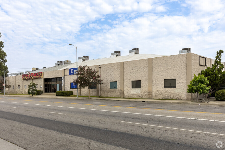 10701-10703 Vanowen St, North Hollywood, CA for rent - Building Photo - Image 2 of 7