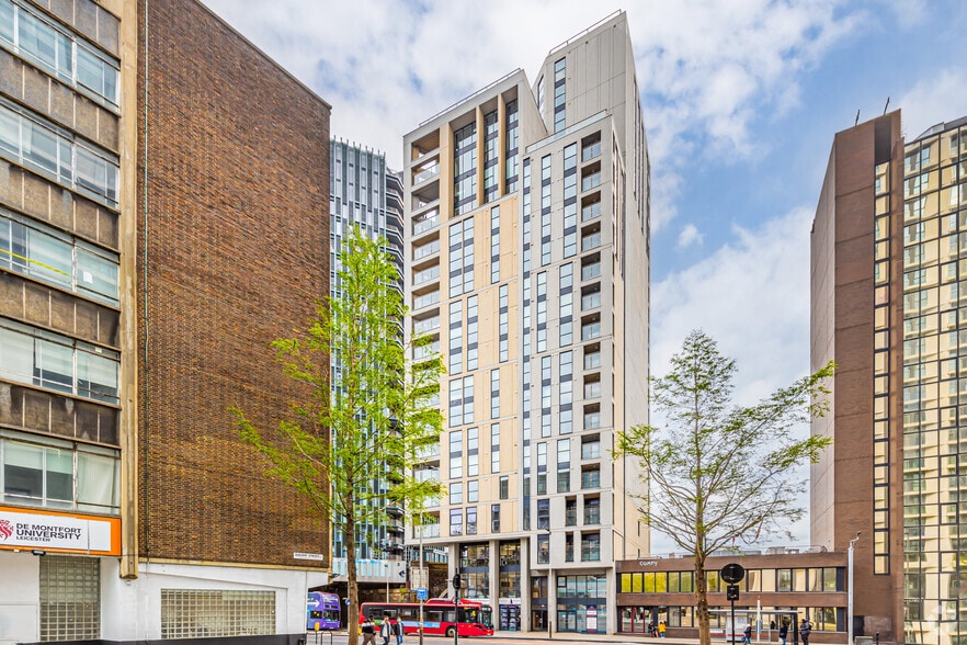 93 Newington Causeway, London to rent - Primary Photo - Image 1 of 4